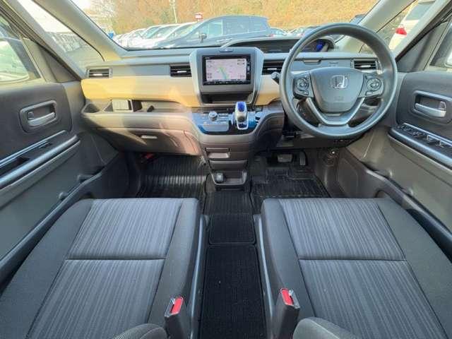 フリードハイブリッド 1.5ハイブリッドGホンダセンシング 6名 ホンダセンシング!ギャザーズナビ&フルセグTV&DVD&BT&バックカメラ!ギャザーズフリップダウンモニター!両側パワースライドドア!LEDヘッドライト!オートライト!純正ETC!(35枚目)