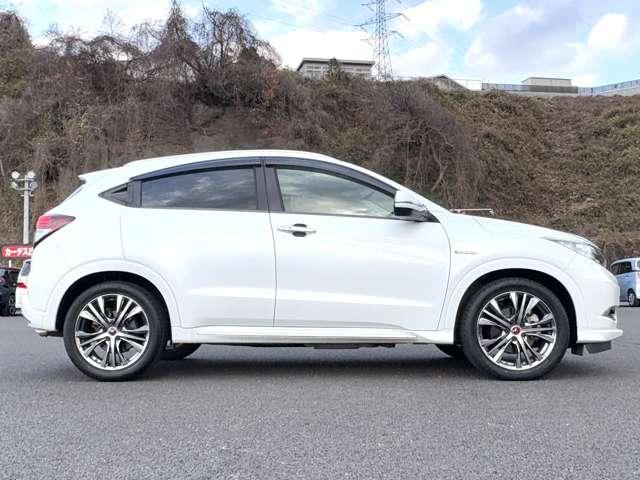 ヴェゼル ハイブリッドZ・ホンダセンシング ホンダセンシング!パナソニックナビ&フルセグTV&DVD&BT&バックカメラ!LEDヘッドライト!オートライト!社外アルミ!半革シート!シートヒーター!ビルトインETC!スマートキー!禁煙車!(6枚目)