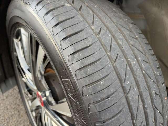 ヴェゼル ハイブリッドZ・ホンダセンシング ホンダセンシング!パナソニックナビ&フルセグTV&DVD&BT&バックカメラ!LEDヘッドライト!オートライト!社外アルミ!半革シート!シートヒーター!ビルトインETC!スマートキー!禁煙車!(13枚目)