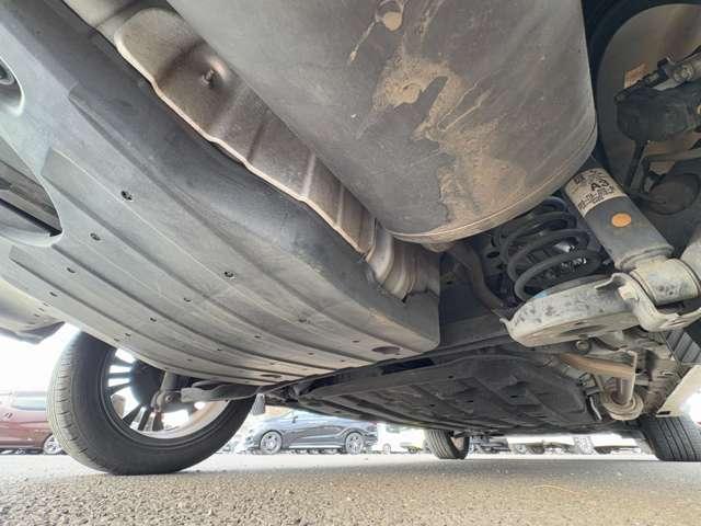 ヴェゼル ハイブリッドZ・ホンダセンシング ホンダセンシング!パナソニックナビ&フルセグTV&DVD&BT&バックカメラ!LEDヘッドライト!オートライト!社外アルミ!半革シート!シートヒーター!ビルトインETC!スマートキー!禁煙車!(32枚目)