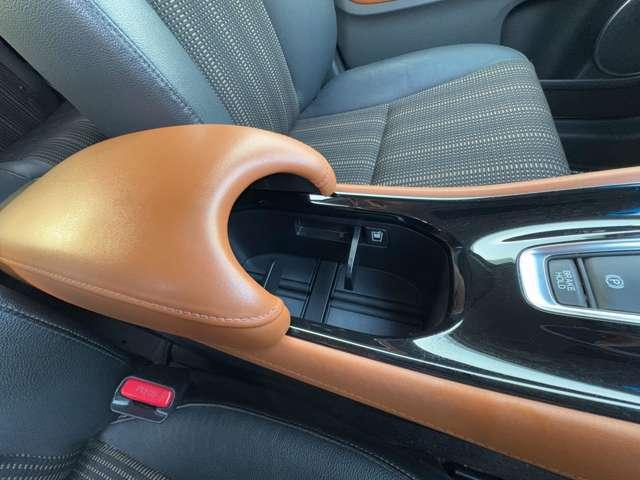 ヴェゼル ハイブリッドZ・ホンダセンシング ホンダセンシング!パナソニックナビ&フルセグTV&DVD&BT&バックカメラ!LEDヘッドライト!オートライト!社外アルミ!半革シート!シートヒーター!ビルトインETC!スマートキー!禁煙車!(57枚目)