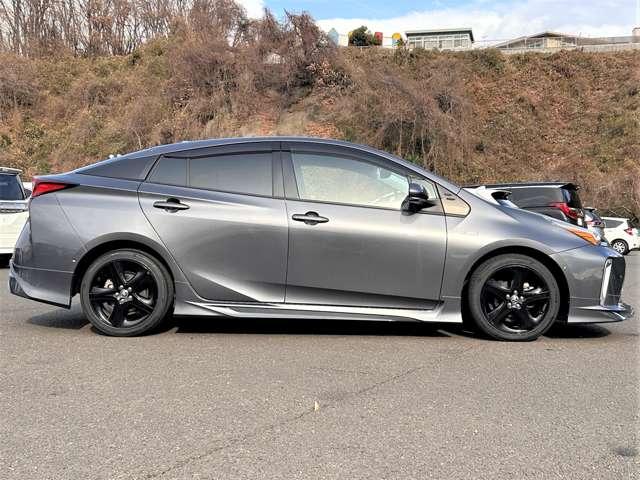 プリウス Aプレミアム ツーリングセレクション セーフティセンス!ブラインドスポットモニター!シンプルインテリジェントパーキングアシスト!レザーシート!モデリスタエアロ!純正ナビ&1セグTV&BT&バックカメラ!おくだけ充電!L(7枚目)