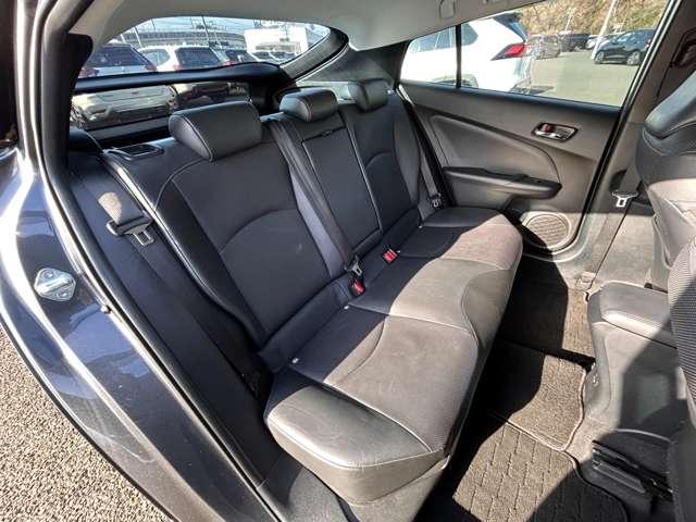 プリウス Aプレミアム ツーリングセレクション セーフティセンス!ブラインドスポットモニター!シンプルインテリジェントパーキングアシスト!レザーシート!モデリスタエアロ!純正ナビ&1セグTV&BT&バックカメラ!おくだけ充電!L(23枚目)