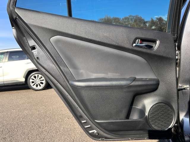 プリウス Aプレミアム ツーリングセレクション セーフティセンス!ブラインドスポットモニター!シンプルインテリジェントパーキングアシスト!レザーシート!モデリスタエアロ!純正ナビ&1セグTV&BT&バックカメラ!おくだけ充電!L(53枚目)