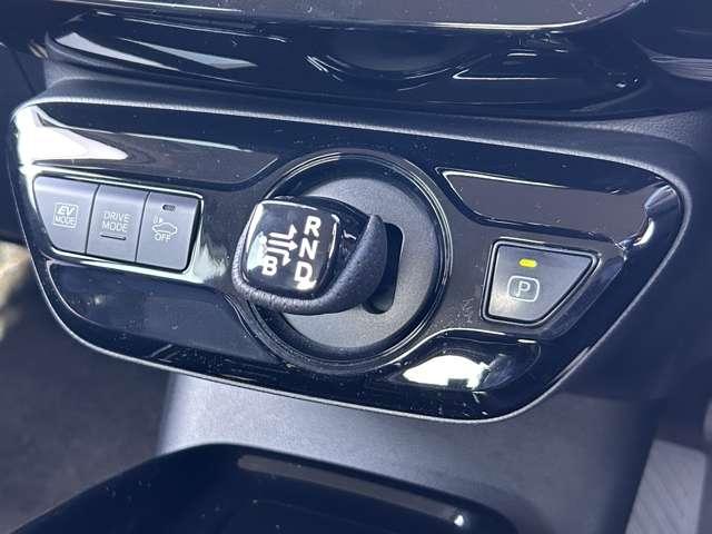 プリウス Aプレミアム ツーリングセレクション セーフティセンス!ブラインドスポットモニター!シンプルインテリジェントパーキングアシスト!レザーシート!モデリスタエアロ!純正ナビ&1セグTV&BT&バックカメラ!おくだけ充電!L(56枚目)