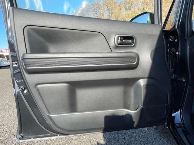 ワゴンR ハイブリッドFX 4WD!走行30.150キロ!マイルドハイブリッド/アイドリングストップ!ストラーダナビ&フルセグTV&DVD&BT!リモコンキー!シートヒーター!(23枚目)