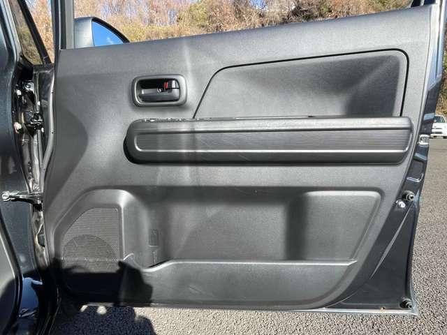 ワゴンR ハイブリッドFX 4WD!走行30.150キロ!マイルドハイブリッド/アイドリングストップ!ストラーダナビ&フルセグTV&DVD&BT!リモコンキー!シートヒーター!(25枚目)