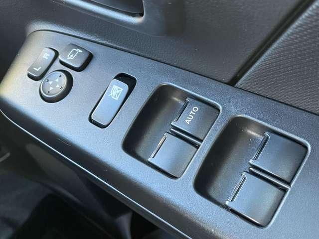 ワゴンR ハイブリッドFX 4WD!走行30.150キロ!マイルドハイブリッド/アイドリングストップ!ストラーダナビ&フルセグTV&DVD&BT!リモコンキー!シートヒーター!(41枚目)