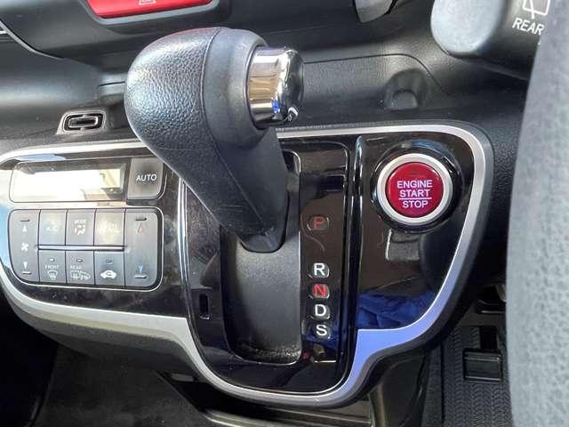 N-BOXカスタム G ターボSSパッケージ 1オーナー車!シティブレーキアクティブシステム!パドルシフト!シートヒーター!クルーズコントロール!GATHERSナビ!フルセグTV!バックカメラ!両側パワースライドドア!ハーフレ(47枚目)