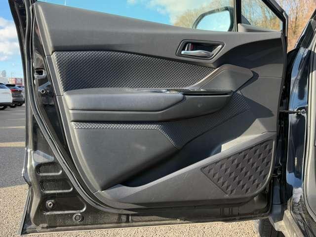 C-HR ハイブリッドG モード ネロ 1オーナー/セーフティセンス/純正ナビ&フルセグTV/Bluetooth/LEDヘッドライト/ブラインドスポットモニター/ハ半革シート/禁煙車/スマートキー/車検令和8年6月/バックカメラ/ETC(32枚目)