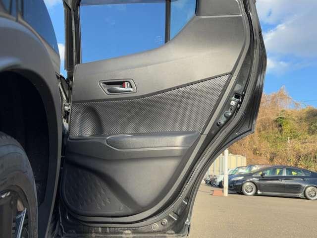 C-HR ハイブリッドG モード ネロ 1オーナー/セーフティセンス/純正ナビ&フルセグTV/Bluetooth/LEDヘッドライト/ブラインドスポットモニター/ハ半革シート/禁煙車/スマートキー/車検令和8年6月/バックカメラ/ETC(35枚目)