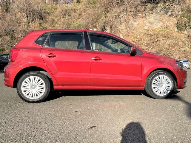 ポロ ＴＳＩコンフォートライン　クルーズコントロール／禁煙車／ドラレコ／ＥＴＣ／バックカメラ／アイドリングストップ／純正ナビ／Ｂｌｕｅｔｏｏｔｈ／キーレスエントリー／パドルシフト／マニュアルエアコン／純正１５インチスチールホイール（8枚目）