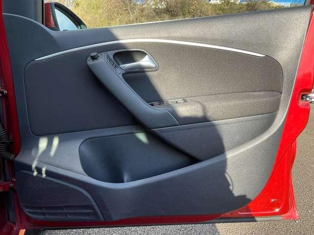 ポロ ＴＳＩコンフォートライン　クルーズコントロール／禁煙車／ドラレコ／ＥＴＣ／バックカメラ／アイドリングストップ／純正ナビ／Ｂｌｕｅｔｏｏｔｈ／キーレスエントリー／パドルシフト／マニュアルエアコン／純正１５インチスチールホイール（21枚目）