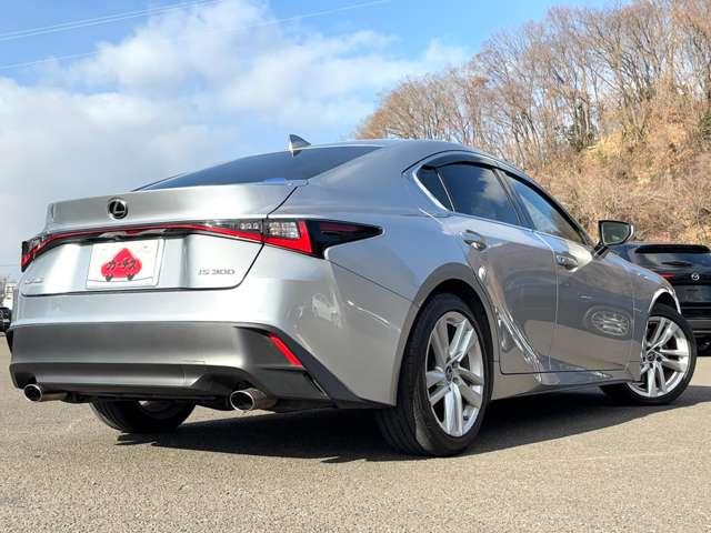 IS IS300 1オーナー/サンルーフ/3連LED/360度M/L-texシート/OPシートヒータ/セーフティシステム+/BSM/PSB/追従型クルコン/10.3インチナビ/プレミアムSS/Blu-ray対応/禁煙車(5枚目)