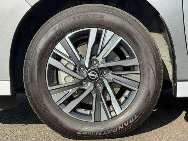 セレナ ｅ－パワー　ハイウェイスターＶ　３６０度セーフティアシスト！防水シート！シートヒーター！ステアリングヒーター！純正ナビ＆フルセグＴＶ＆ＢＴ！インテリジェントアラウンドビューモニター＆ルームミラー！ハンズフリー両側（12枚目）