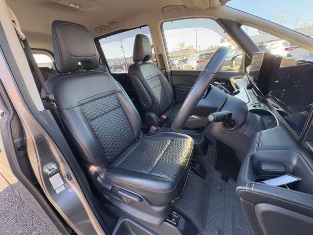 セレナ ｅ－パワー　ハイウェイスターＶ　３６０度セーフティアシスト！防水シート！シートヒーター！ステアリングヒーター！純正ナビ＆フルセグＴＶ＆ＢＴ！インテリジェントアラウンドビューモニター＆ルームミラー！ハンズフリー両側（22枚目）