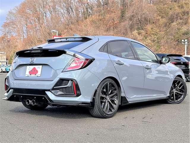 シビック ハッチバック ホンダセンシング 令和2年後期型!6速マニュアル車!アイドリングストップ!ホンダセンシング!ギャザーズナビ&フルセグTV&DVD&BT&バックカメラ!LEDヘッドライト!オートライト!純正アルミ!E(4枚目)