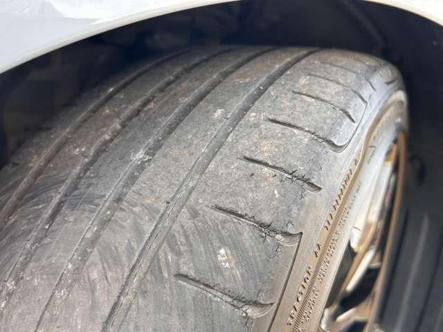 シビック ハッチバック ホンダセンシング 令和2年後期型!6速マニュアル車!アイドリングストップ!ホンダセンシング!ギャザーズナビ&フルセグTV&DVD&BT&バックカメラ!LEDヘッドライト!オートライト!純正アルミ!E(13枚目)