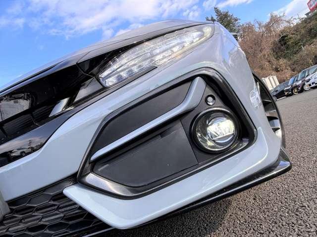 シビック ハッチバック ホンダセンシング 令和2年後期型!6速マニュアル車!アイドリングストップ!ホンダセンシング!ギャザーズナビ&フルセグTV&DVD&BT&バックカメラ!LEDヘッドライト!オートライト!純正アルミ!E(17枚目)