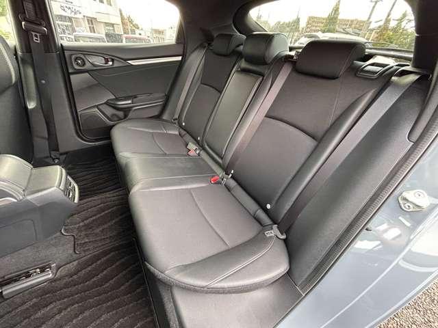 シビック ハッチバック ホンダセンシング 令和2年後期型!6速マニュアル車!アイドリングストップ!ホンダセンシング!ギャザーズナビ&フルセグTV&DVD&BT&バックカメラ!LEDヘッドライト!オートライト!純正アルミ!E(25枚目)