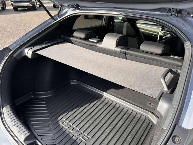 シビック ハッチバック ホンダセンシング 令和2年後期型!6速マニュアル車!アイドリングストップ!ホンダセンシング!ギャザーズナビ&フルセグTV&DVD&BT&バックカメラ!LEDヘッドライト!オートライト!純正アルミ!E(26枚目)