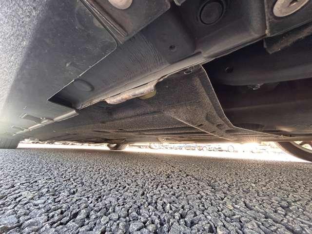 シビック ハッチバック ホンダセンシング 令和2年後期型!6速マニュアル車!アイドリングストップ!ホンダセンシング!ギャザーズナビ&フルセグTV&DVD&BT&バックカメラ!LEDヘッドライト!オートライト!純正アルミ!E(33枚目)