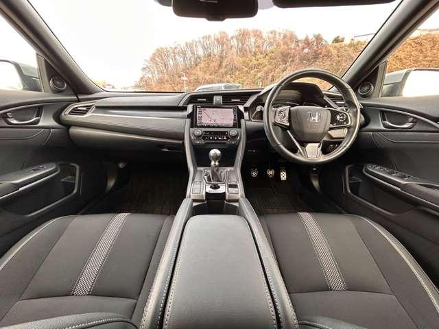 シビック ハッチバック ホンダセンシング 令和2年後期型!6速マニュアル車!アイドリングストップ!ホンダセンシング!ギャザーズナビ&フルセグTV&DVD&BT&バックカメラ!LEDヘッドライト!オートライト!純正アルミ!E(34枚目)