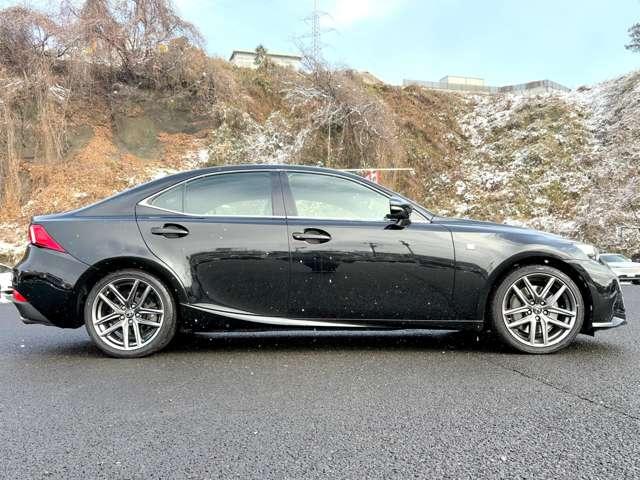 IS IS200t Fスポーツ アイドリングストップ!クルーズコントロール!純正7インチナビ&フルセグTV&BT&バックカメラ!LEDヘッドライト!オートライト!純正アルミ!半革シート!シートヒーター!前席パワー(8枚目)