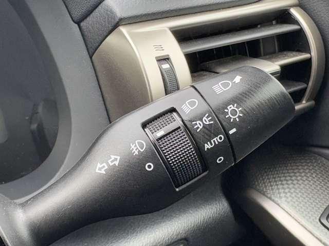 IS IS200t Fスポーツ アイドリングストップ!クルーズコントロール!純正7インチナビ&フルセグTV&BT&バックカメラ!LEDヘッドライト!オートライト!純正アルミ!半革シート!シートヒーター!前席パワー(18枚目)