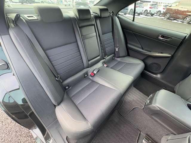 IS IS200t Fスポーツ アイドリングストップ!クルーズコントロール!純正7インチナビ&フルセグTV&BT&バックカメラ!LEDヘッドライト!オートライト!純正アルミ!半革シート!シートヒーター!前席パワー(22枚目)