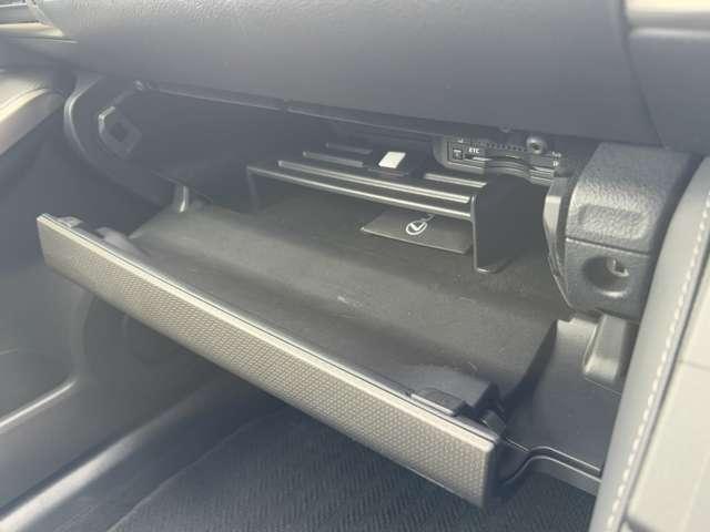 IS IS200t Fスポーツ アイドリングストップ!クルーズコントロール!純正7インチナビ&フルセグTV&BT&バックカメラ!LEDヘッドライト!オートライト!純正アルミ!半革シート!シートヒーター!前席パワー(54枚目)