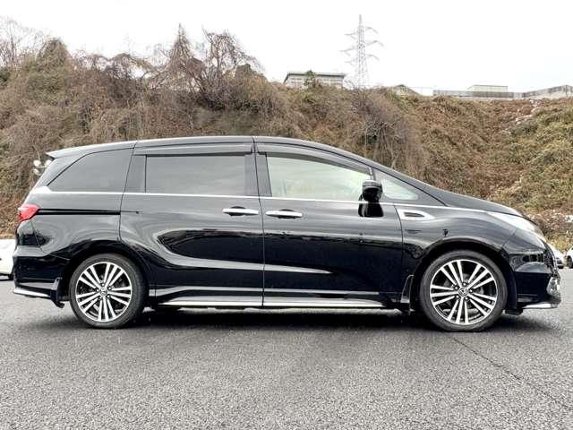 オデッセイ アブソルート・EX アイドリングストップ!シティブレーキアクティブシステム!ブラインドスポットインフォメーション!純正ナビ&フルセグTV&BT!マルチビューカメラシステム!フリップダウンモニター!両側(7枚目)