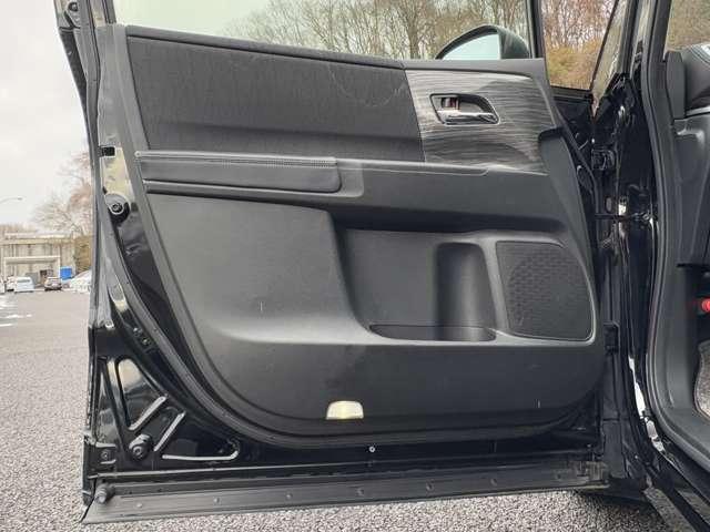 オデッセイ アブソルート・EX アイドリングストップ!シティブレーキアクティブシステム!ブラインドスポットインフォメーション!純正ナビ&フルセグTV&BT!マルチビューカメラシステム!フリップダウンモニター!両側(33枚目)