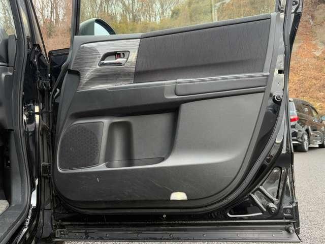 オデッセイ アブソルート・EX アイドリングストップ!シティブレーキアクティブシステム!ブラインドスポットインフォメーション!純正ナビ&フルセグTV&BT!マルチビューカメラシステム!フリップダウンモニター!両側(34枚目)