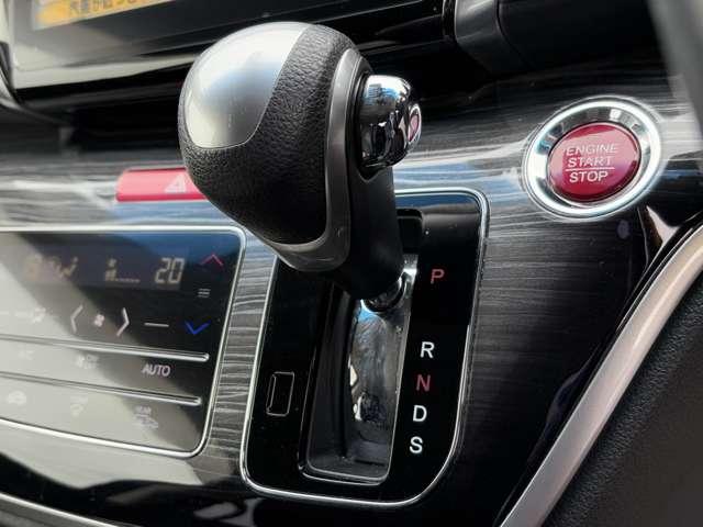 オデッセイ アブソルート・EX アイドリングストップ!シティブレーキアクティブシステム!ブラインドスポットインフォメーション!純正ナビ&フルセグTV&BT!マルチビューカメラシステム!フリップダウンモニター!両側(50枚目)