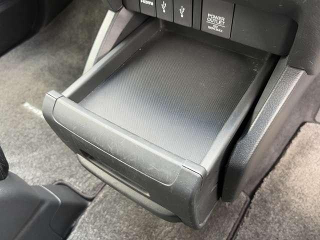 オデッセイ アブソルート・EX アイドリングストップ!シティブレーキアクティブシステム!ブラインドスポットインフォメーション!純正ナビ&フルセグTV&BT!マルチビューカメラシステム!フリップダウンモニター!両側(54枚目)