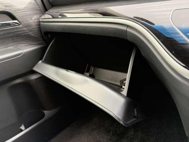 オデッセイ アブソルート・EX アイドリングストップ!シティブレーキアクティブシステム!ブラインドスポットインフォメーション!純正ナビ&フルセグTV&BT!マルチビューカメラシステム!フリップダウンモニター!両側(55枚目)