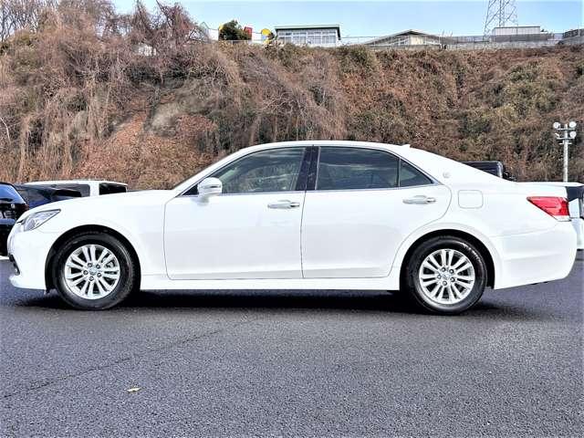 クラウン ロイヤルサルーン クルーズコントロール!ムーンルーフ!純正ナビ&フルセグTV&BT&バックカメラ!HIDヘッドライト!オートライト!純正アルミ!前席パワーシート!ビルトインETC!スマートエントリー(8枚目)