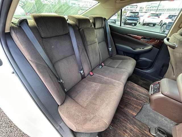 クラウン ロイヤルサルーン クルーズコントロール!ムーンルーフ!純正ナビ&フルセグTV&BT&バックカメラ!HIDヘッドライト!オートライト!純正アルミ!前席パワーシート!ビルトインETC!スマートエントリー(23枚目)