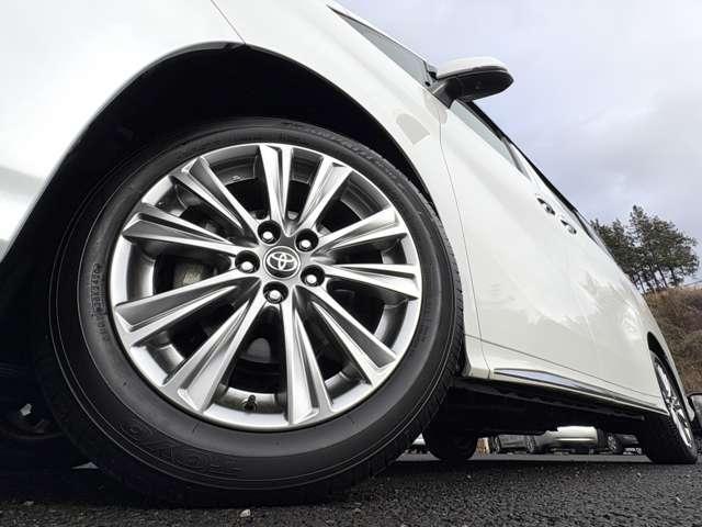 アルファード ２．５Ｓ　タイプゴールド　１オーナー車！アイドリングストップ！セーフティセンス！ブラインドスポットモニター！純正ナビ＆フルセグＴＶ＆ＢＴ！パノラミックビューモニター！フリップダウンモニター！ＪＢＬブレミアム（12枚目）