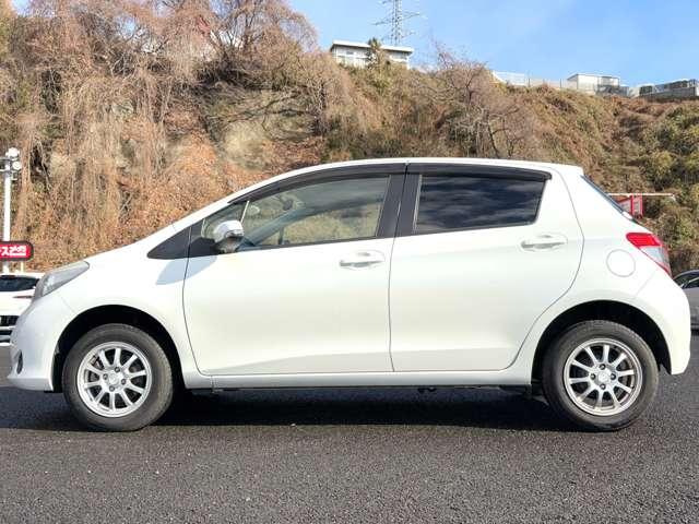 ヴィッツ Ｆ　シエル　１オーナー車！オートライト！純正ナビ！ワンセグＴＶ！ＥＴＣ！スマートキー！ウィンカーミラー！（8枚目）