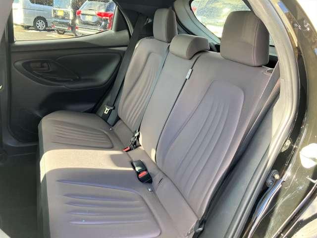 ヤリス ハイブリッドＧ　ツートーンカラー！セーフティセンス！ブラインドスポットモニター！純正ナビ＆フルセグＴＶ＆ＢＴ！パノラミックビューモニター！オートライト！ビルトインＥＴＣ！スマートエントリー／スター（23枚目）