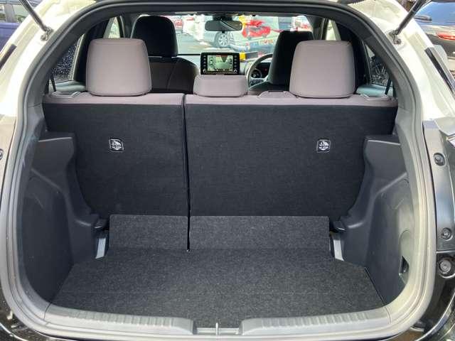 ヤリス ハイブリッドＧ　ツートーンカラー！セーフティセンス！ブラインドスポットモニター！純正ナビ＆フルセグＴＶ＆ＢＴ！パノラミックビューモニター！オートライト！ビルトインＥＴＣ！スマートエントリー／スター（24枚目）