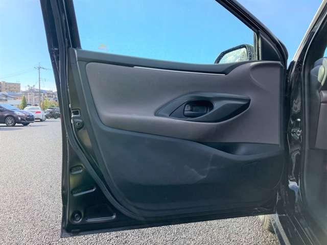 ヤリス ハイブリッドＧ　ツートーンカラー！セーフティセンス！ブラインドスポットモニター！純正ナビ＆フルセグＴＶ＆ＢＴ！パノラミックビューモニター！オートライト！ビルトインＥＴＣ！スマートエントリー／スター（29枚目）