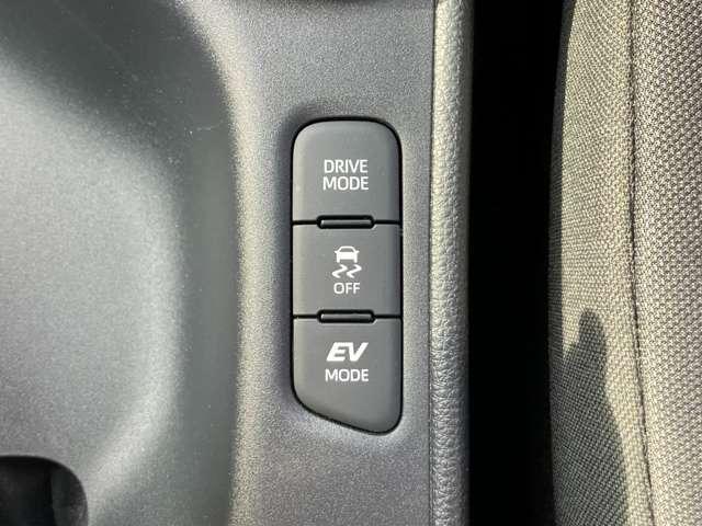 ヤリス ハイブリッドＧ　ツートーンカラー！セーフティセンス！ブラインドスポットモニター！純正ナビ＆フルセグＴＶ＆ＢＴ！パノラミックビューモニター！オートライト！ビルトインＥＴＣ！スマートエントリー／スター（41枚目）