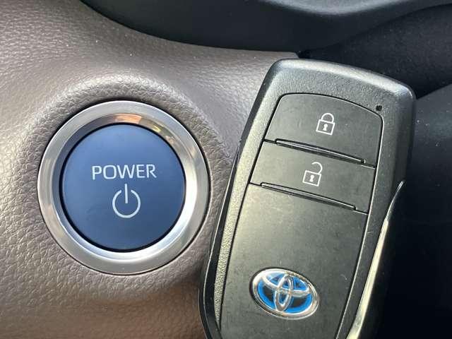 ヤリス ハイブリッドＧ　ツートーンカラー！セーフティセンス！ブラインドスポットモニター！純正ナビ＆フルセグＴＶ＆ＢＴ！パノラミックビューモニター！オートライト！ビルトインＥＴＣ！スマートエントリー／スター（51枚目）