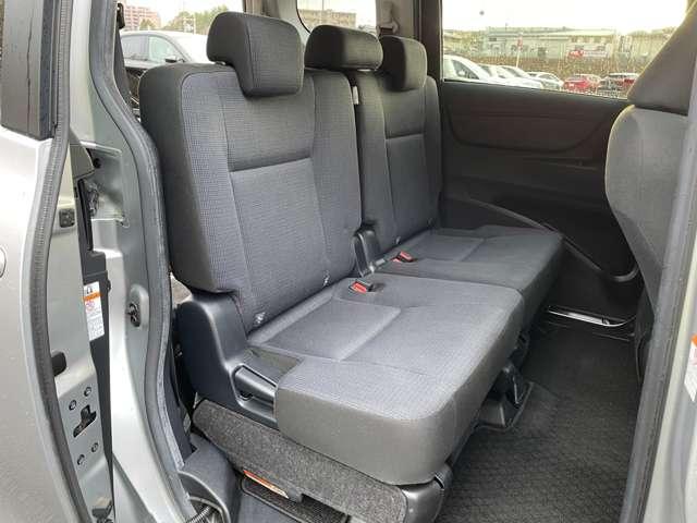 シエンタ ハイブリッドＧ　セーフティセンスＣ！純正ナビ＆フルセグＴＶ＆ＤＶＤ＆ＢＴ＆バックカメラ！両側パワースライドドア！純正アルミ！スマートエントリー／プッシュスタートシステム！純正ＥＴＣ！（24枚目）