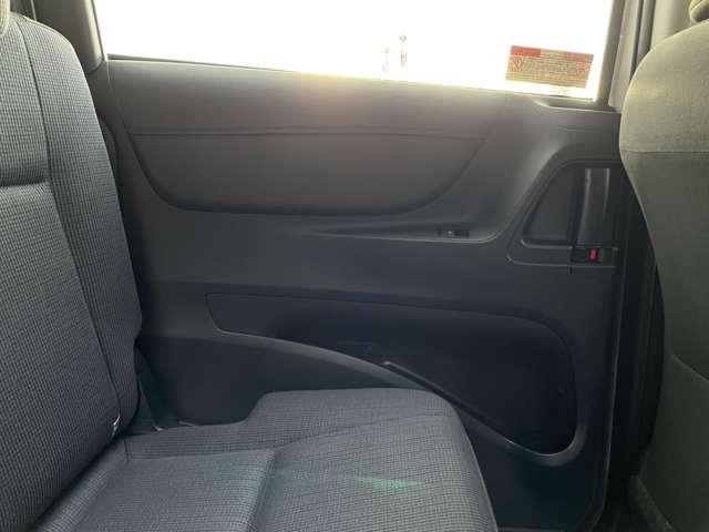 シエンタ ハイブリッドＧ　セーフティセンスＣ！純正ナビ＆フルセグＴＶ＆ＤＶＤ＆ＢＴ＆バックカメラ！両側パワースライドドア！純正アルミ！スマートエントリー／プッシュスタートシステム！純正ＥＴＣ！（32枚目）