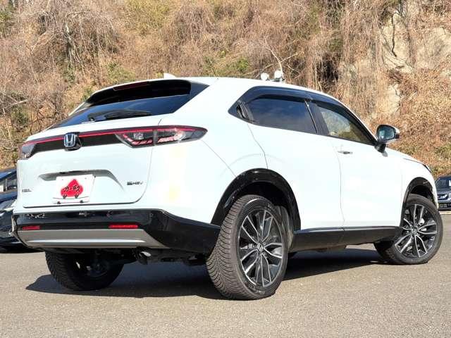 ヴェゼル ｅ：ＨＥＶ　Ｚ　４ＷＤ　９型ホンダコネクトナビ＆マルチビューカメラ／プレミアムオーディオ１０スピーカー／ホンダセンシング／ブラインドスポット／ハンズフリー電動テール／黒合皮シート／渋滞追従クルコン／フルＬＥＤヘッドライト（4枚目）