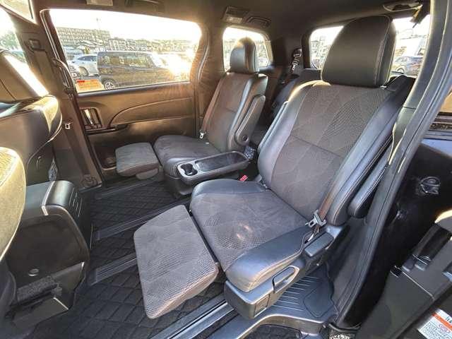 エスティマハイブリッド アエラス　プレミアム　４ＷＤ！セーフティセンスＣ！クルーズコントロール！純正ナビ＆フルセグＴＶ＆ＤＶＤ＆ＢＴ＆バックカメラ！フリップダウンモニター！両側パワースライドドア！ＬＥＤヘッドライト！オートライト！半革シート！（22枚目）